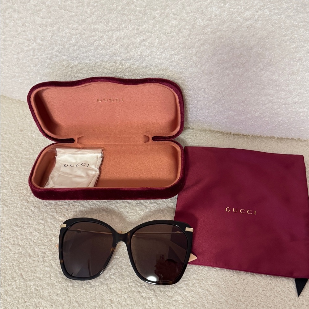 Gucci Black Sunglasses with Burgundy Case
